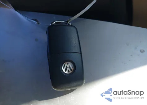 2014 Volkswagen Jetta 1.8T Se z USA, uszkodzony, nr VIN 3VWD17AJXEM249941